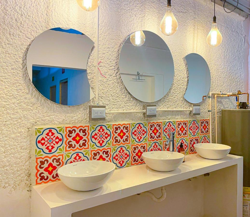 Baku Laureles Hostel Medellín Dış mekan fotoğraf
