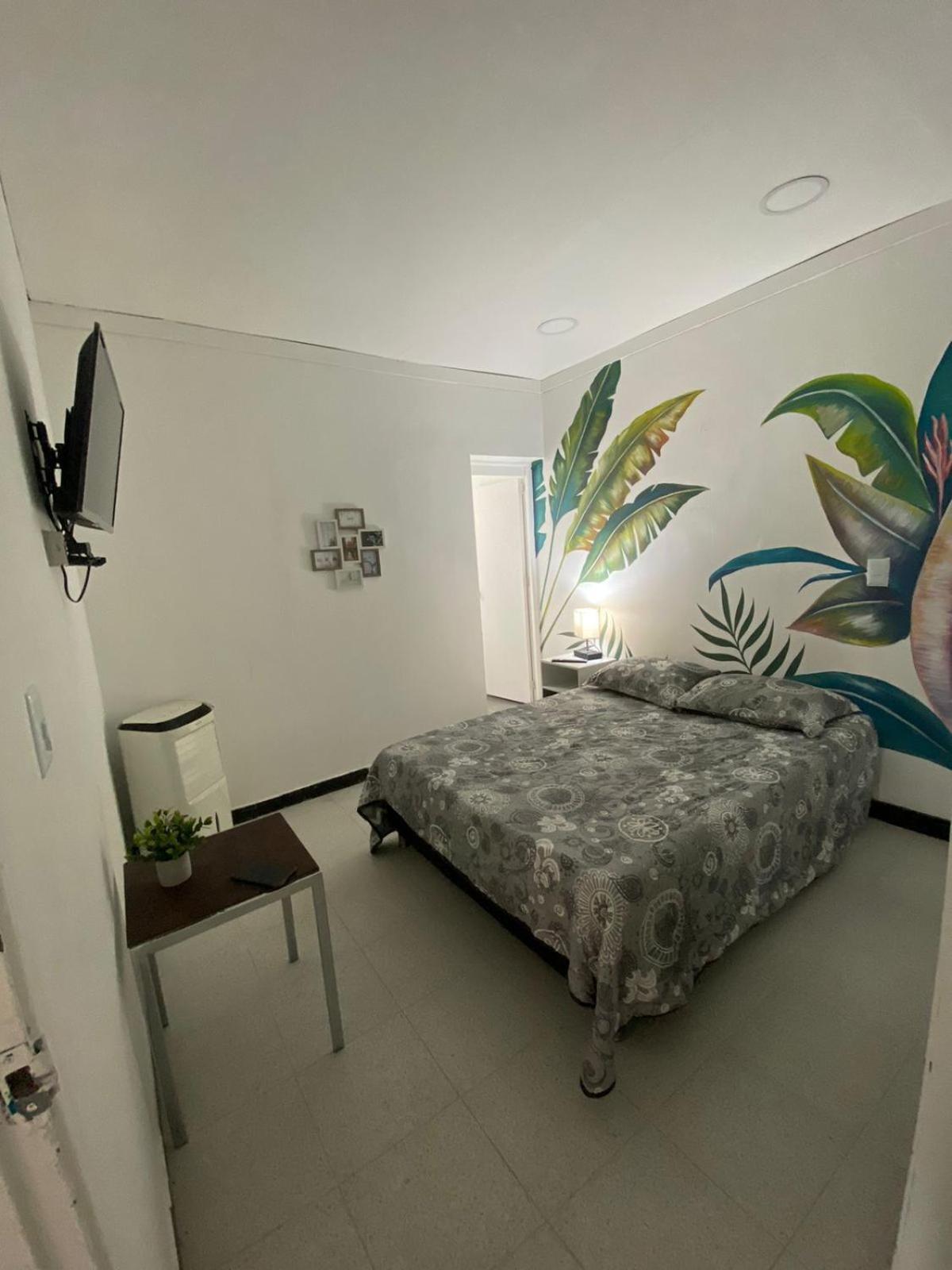 Baku Laureles Hostel Medellín Dış mekan fotoğraf