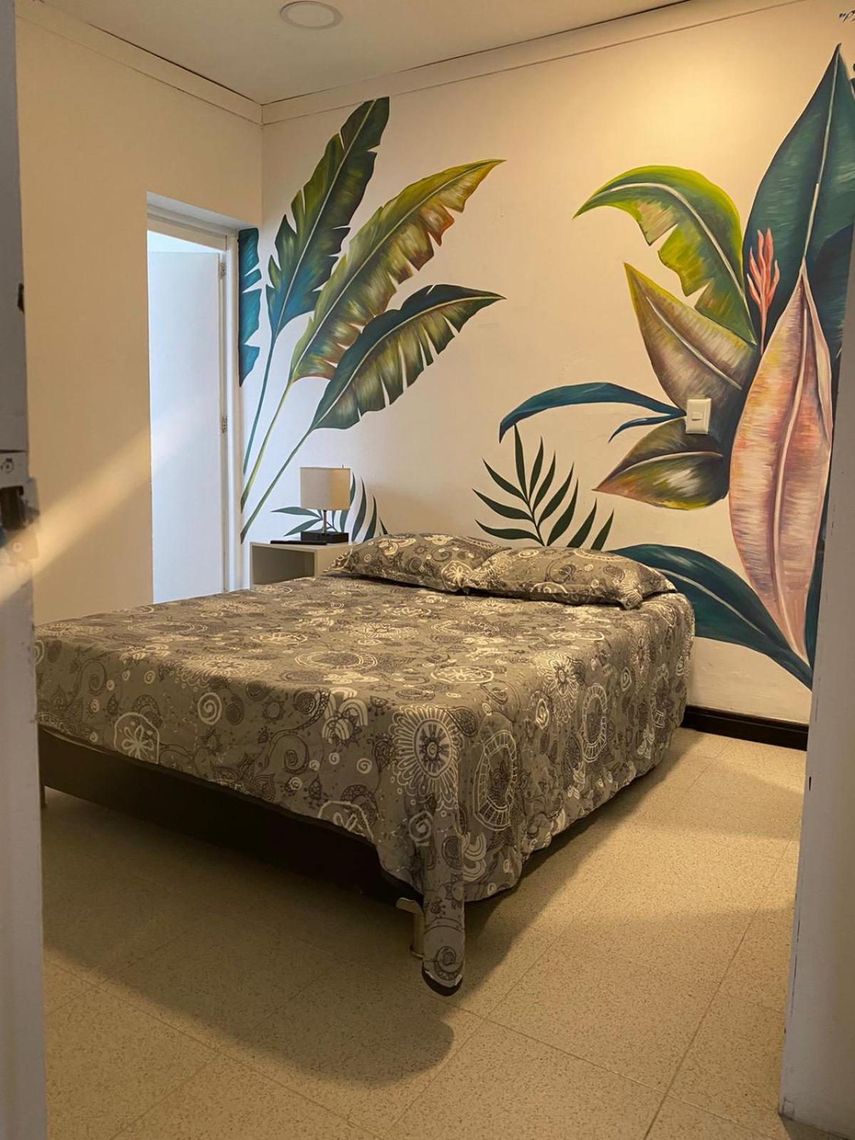 Baku Laureles Hostel Medellín Dış mekan fotoğraf