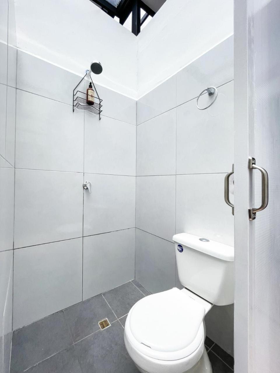 Baku Laureles Hostel Medellín Dış mekan fotoğraf